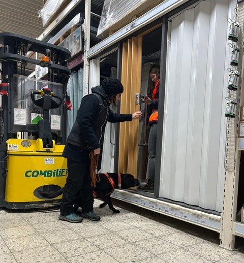 e8085147-cae9-451b-a6a9-4750af2618be